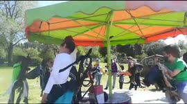 L'eco-giostra: la prima giostra a pedali all'insegna del riciclo