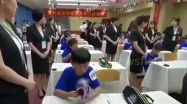 Chinese schoolchildren take part in quantum speed reading competition