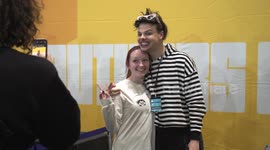 Yungblud meets fans & signs new graphic novel at Comic Con London