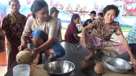 Locals stage coconut grating competition in Thailand