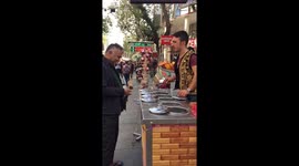 Man Got Trapped By a Ice Cream Man In Turkey