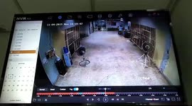 American 'drug dealer' facing death penalty in Thailand escapes from prison after policeman is stabbed during gunfight