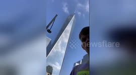 'F**kin' size of that!' Scottish man hilariously documents big things in Big Apple