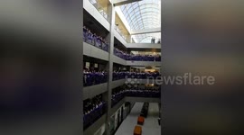 吉林长春   “单身”快乐！ 中学连续9年合唱单身情歌 