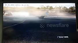 One person injured after reinforced concrete track falls during construction in eastern China