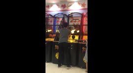 Record Breaking Basketball Arcade