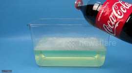 Coca Cola vs Bleach = Clear Coke ? I Experiment