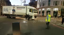 Huge police presence around London Bridge and surrounding areas after terrorist incident