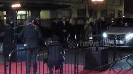 Cate Blanchett And Julia Roberts Kiss As They Arrive at The Fashion awards