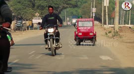Mechanic creates 'world's smallest jeep' to beat India's gridlocked roads