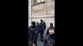 Arrestation d'un jeune à paris lors d'un blocus
