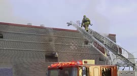 Huge fire at large commercial building in Southern California