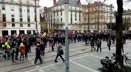 Thousands rally in Nantes as the strikes goes on