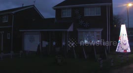 Bristol dad creates Boris Johnson Brexit Christmas lights extravaganza