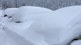Road closures after heavy snowfall hits French ski resort