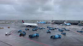 Watch this retiring tug driver's emotional sendoff at Amsterdam's Schiphol Airport