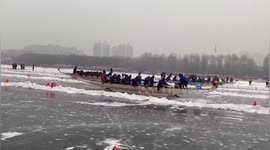 Ice dragon boat race kicks off in northern China
