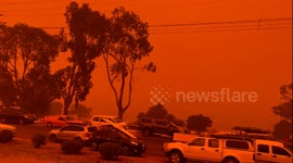 Sky turns red in Mallacoota, Australia as surrounding wildfires close in