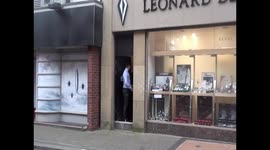 was a blackpool goldsmiths robbed today