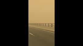 Motorists face low visibility as smoke from bushfires shrouds Australia's roads