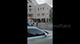 Helpful resident directs traffic after earthquake rocks Puerto Rico and causes power outage