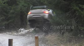 Rally cars crash into trees at final icy corner at Jännerrallye, Austria