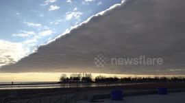 This rare flat cloud in Toronto looks like something straight out of a sci-fi movie