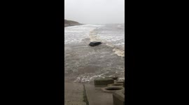 The car in the sea from earlier had been removed and has left the area. https://t.co/S5I6grISbH