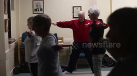 UK oldest yoga teacher is teaching packed classes at the age of 90