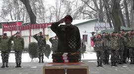 Indian army pay tribute to soldier who died in avalanche