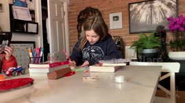 Kid has adorable conversation with Siri