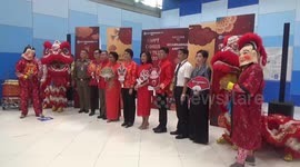 Chinese tourists welcomed at Bangkok airport for New Year celebration