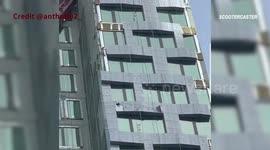 NYC window washer rescued dangling from building