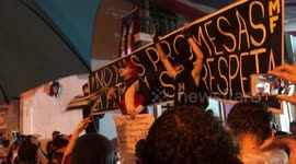 Puertorriqueños se levantan contra el gobierno de su país