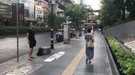 Begpacker says he travels the world by selling bracelets on the roadside