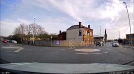 shoplifters stealing from a Lidl foodstore