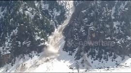 Rescue operation resumes for man buried under avalanche in northern Kashmir