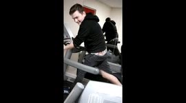 Hilarious moment UK lad loses his trousers during treadmill fail