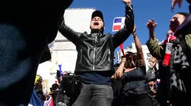 Hundreds of residents of the Dominican Republic in Madrid, Spain demonstrated in Plaza de Callao, protesting for the suspension of municipal elections in the Dominican Republic