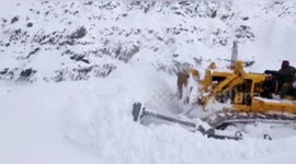 Snow clearance for strategically blocked roads in north India