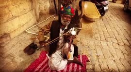 Incredible Indian Folk Musician Entertains Tourists