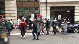 Protesters barricade Glencore, London office building