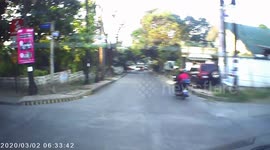 Drivers Crash By Reversing At The Same Time