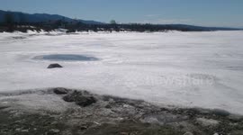 how to wolk on melting ice on baikal spring