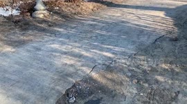 Satisfying cracking foot through ice