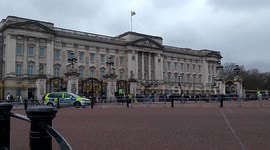 People coming to see the Changing Guard at Buckingham Palace during the Coronavirus Pandemic  [18/03/2020]
