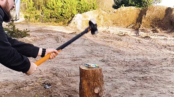 Man CRUSHES Pepsi, Red Bull and everything he can with GIANT hammer