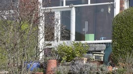 UK man praised for creating colour coding system for people self-isolating