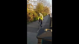 Runners and lovers ignore 6ft social distance rule