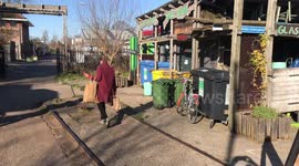 Social distancing in supermarkets boosts sales organic market